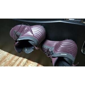 Nike ACG Waterproof Hiking Boots - Stylish and Durable